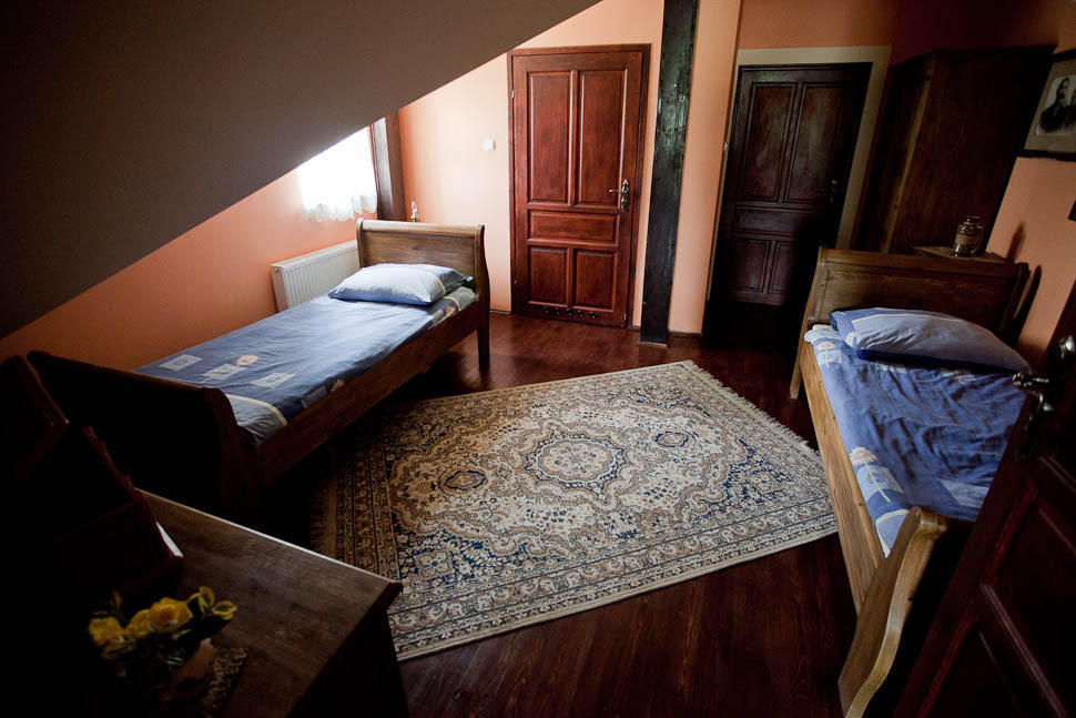 Dwor Na Wichrowym Wzgorzu Bed & Breakfast Przybyslawice Ngoại thất bức ảnh