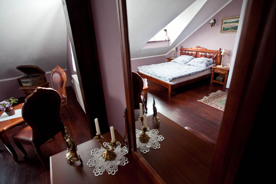 Dwor Na Wichrowym Wzgorzu Bed & Breakfast Przybyslawice Phòng bức ảnh