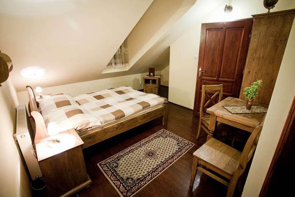 Dwor Na Wichrowym Wzgorzu Bed & Breakfast Przybyslawice Phòng bức ảnh