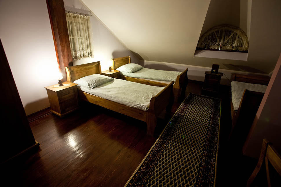 Dwor Na Wichrowym Wzgorzu Bed & Breakfast Przybyslawice Ngoại thất bức ảnh