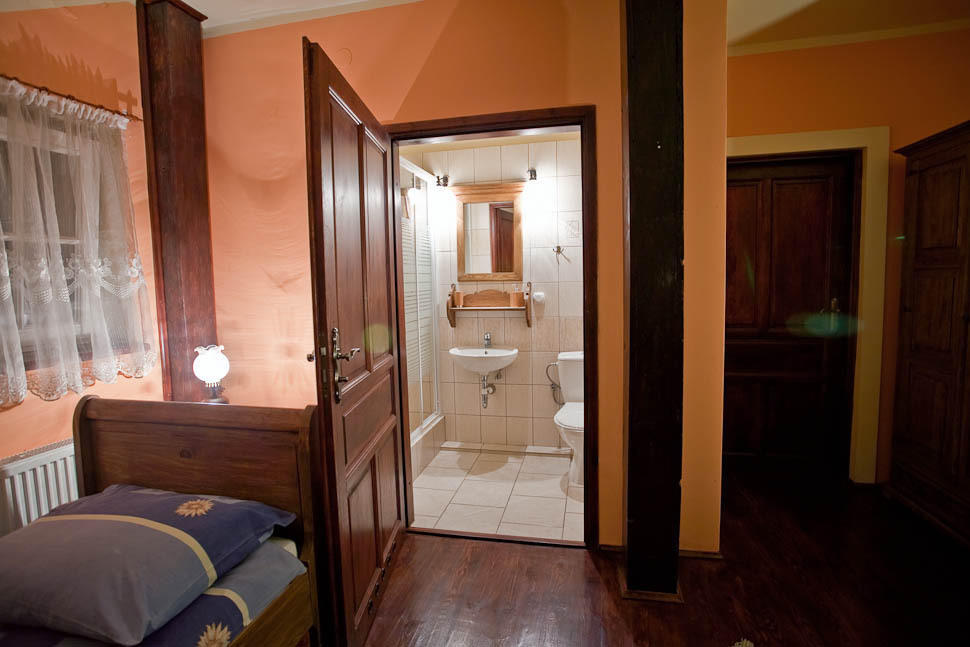 Dwor Na Wichrowym Wzgorzu Bed & Breakfast Przybyslawice Ngoại thất bức ảnh
