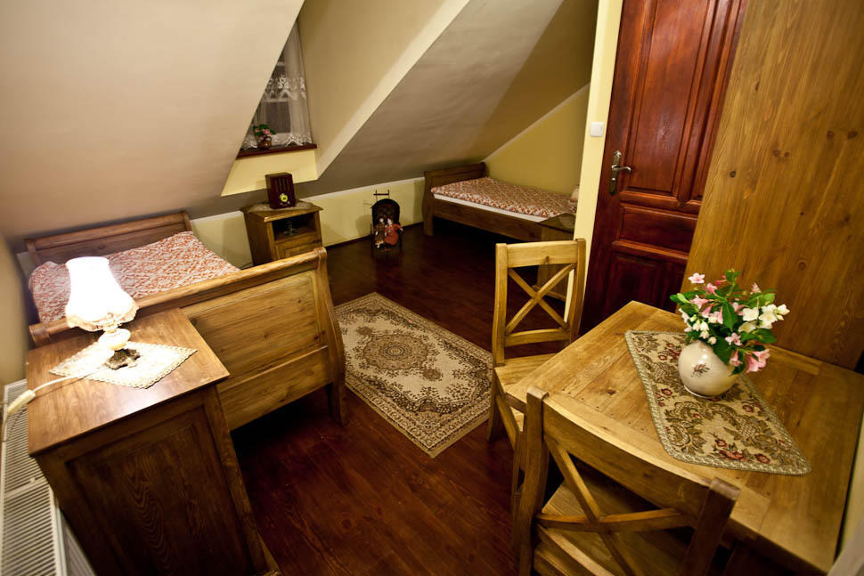 Dwor Na Wichrowym Wzgorzu Bed & Breakfast Przybyslawice Ngoại thất bức ảnh