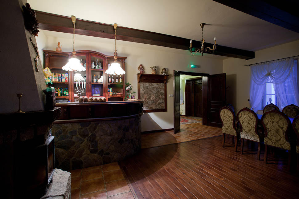 Dwor Na Wichrowym Wzgorzu Bed & Breakfast Przybyslawice Ngoại thất bức ảnh