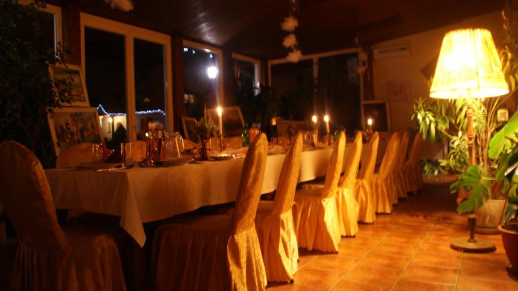 Dwor Na Wichrowym Wzgorzu Bed & Breakfast Przybyslawice Ngoại thất bức ảnh