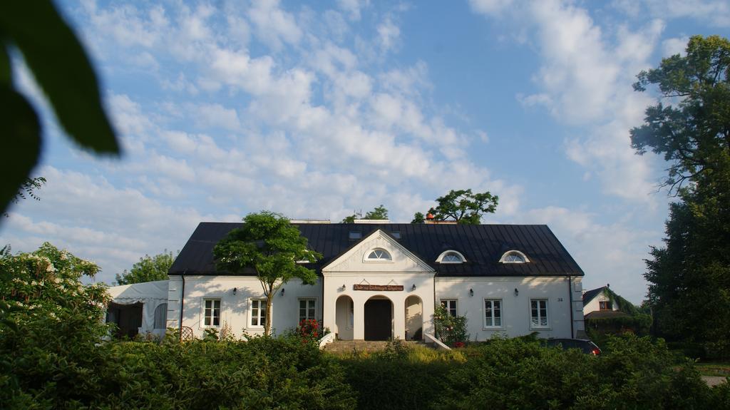 Dwor Na Wichrowym Wzgorzu Bed & Breakfast Przybyslawice Ngoại thất bức ảnh