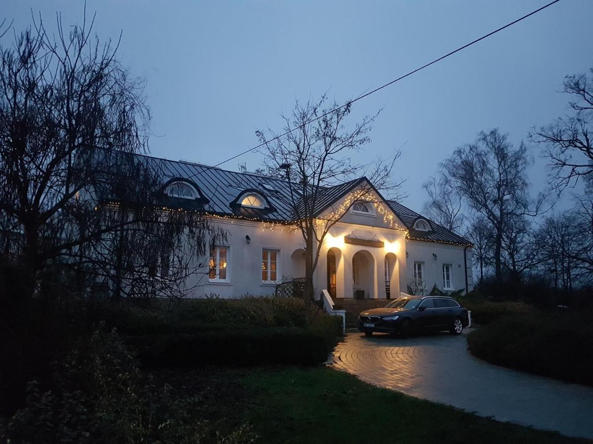 Dwor Na Wichrowym Wzgorzu Bed & Breakfast Przybyslawice Ngoại thất bức ảnh