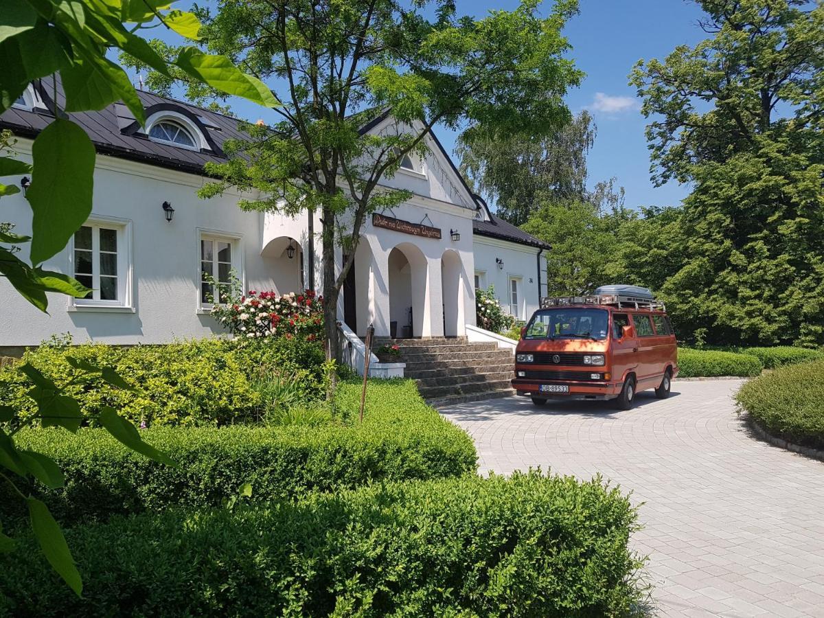 Dwor Na Wichrowym Wzgorzu Bed & Breakfast Przybyslawice Ngoại thất bức ảnh